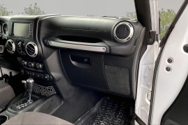 Used 2017  Jeep Wrangler Unlimited 4d Convertible Sahara at Carrikers Auto Outlet near Oskaloosa&comma; IA