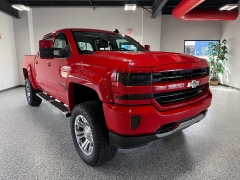 Used 2016  Chevrolet Silverado 1500 4WD Crew Cab LT Z71 at Carrikers Auto Outlet near Oskaloosa&comma; IA