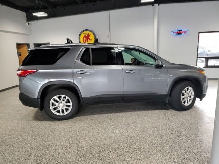 Used 2018 Chevrolet Traverse 4d SUV AWD LT Cloth w/1LT at Carrikers Auto Outlet near Oskaloosa, IA
