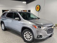 Used 2018  Chevrolet Traverse 4d SUV AWD LT Cloth w&sol;1LT at Carrikers Auto Outlet near Oskaloosa&comma; IA