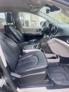 Used 2022  Chrysler Pacifica Touring L FWD at Carrikers Auto Outlet near Oskaloosa&comma; IA
