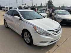 Used 2013  Hyundai Sonata 4d Sedan SE at Carrikers Auto Outlet near Oskaloosa&comma; IA