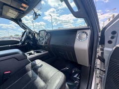 Used 2013  Ford Super Duty F-250 4WD Crew Cab Lariat at Carrikers Auto Outlet near Oskaloosa&comma; IA