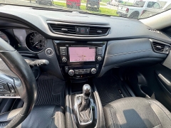 Used 2018 Nissan Rogue 4d SUV AWD SL at Carrikers Auto Outlet near Oskaloosa, IA