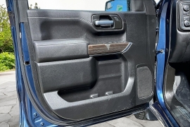 Used 2021  Chevrolet Silverado 1500 4WD Crew Cab 147" LT at Carrikers Auto Outlet near Oskaloosa&comma; IA