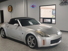 Used 2007  Nissan 350Z 2dr Roadster Auto Touring at Carrikers Auto Outlet near Oskaloosa&comma; IA