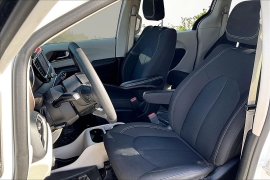 Used 2023  Chrysler Voyager LX FWD at Carrikers Auto Outlet near Oskaloosa&comma; IA