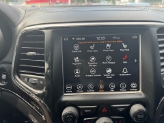 Used 2018  Jeep Grand Cherokee 4d SUV 4WD Overland V6 High Altitude at Carrikers Auto Outlet near Oskaloosa&comma; IA