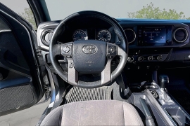 Used 2017  Toyota Tacoma 4WD Access Cab TRD Sport Auto at Carrikers Auto Outlet near Oskaloosa&comma; IA