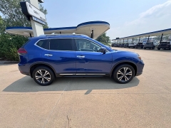 Used 2018 Nissan Rogue 4d SUV AWD SL at Carrikers Auto Outlet near Oskaloosa, IA