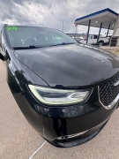 Used 2022  Chrysler Pacifica Touring L FWD at Carrikers Auto Outlet near Oskaloosa&comma; IA