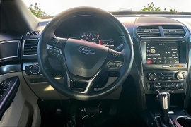 Used 2018  Ford Explorer 4d SUV FWD XLT Ecoboost at Carrikers Auto Outlet near Oskaloosa&comma; IA