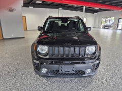 Used 2019  Jeep Renegade 4d SUV 4WD Latitude Altitude at Carrikers Auto Outlet near Oskaloosa&comma; IA