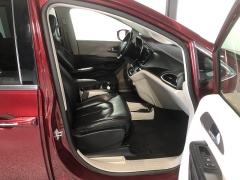 Used 2018  Chrysler Pacifica 4d Wagon Touring L at Carrikers Auto Outlet near Oskaloosa&comma; IA