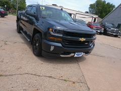Used 2019 Chevrolet Silverado 1500 Legacy 4WD Double Cab LT at Carrikers Auto Outlet near Oskaloosa, IA