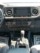 Used 2017  Toyota Tacoma 4WD Double Cab TRD Off-Road Auto at Carrikers Auto Outlet near Oskaloosa&comma; IA