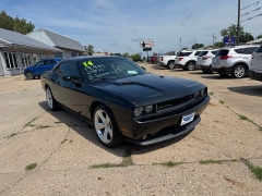 Used 2014  Dodge Challenger 2d Coupe R&sol;T at Carrikers Auto Outlet near Oskaloosa&comma; IA