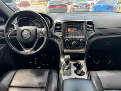 Used 2018  Jeep Grand Cherokee 4d SUV 4WD Overland V6 High Altitude at Carrikers Auto Outlet near Oskaloosa&comma; IA