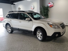 Used 2014  Subaru Outback 4d SUV i Premium CVT at Carrikers Auto Outlet near Oskaloosa&comma; IA