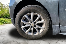 Used 2020  Chevrolet Equinox 4d SUV AWD LT w&sol;2FL at Carrikers Auto Outlet near Oskaloosa&comma; IA