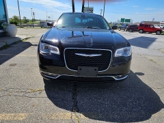 Used 2016  Chrysler 300 4d Sedan Limited AWD at Carrikers Auto Outlet near Oskaloosa&comma; IA
