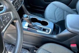 Used 2020  Chevrolet Equinox 4d SUV FWD LT w&sol;1LT at Carrikers Auto Outlet near Oskaloosa&comma; IA