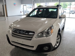 Used 2014  Subaru Outback 4d SUV i Premium CVT at Carrikers Auto Outlet near Oskaloosa&comma; IA