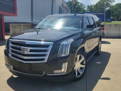 Used 2017  Cadillac Escalade ESV 4d SUV 4WD Luxury at Carrikers Auto Outlet near Oskaloosa&comma; IA