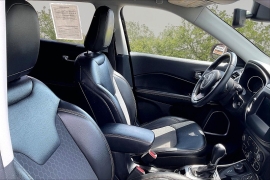 Used 2019  Jeep Compass 4d SUV 4WD Latitude at Carrikers Auto Outlet near Oskaloosa&comma; IA