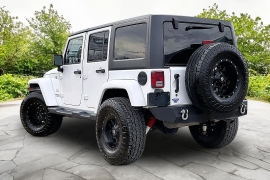 Used 2017  Jeep Wrangler Unlimited 4d Convertible Sahara at Carrikers Auto Outlet near Oskaloosa&comma; IA