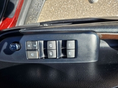 Used 2014  Toyota Highlander 4d SUV FWD XLE at Carrikers Auto Outlet near Oskaloosa&comma; IA