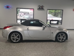 Used 2007  Nissan 350Z 2dr Roadster Auto Touring at Carrikers Auto Outlet near Oskaloosa&comma; IA