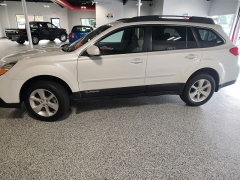 Used 2014  Subaru Outback 4d SUV i Premium CVT at Carrikers Auto Outlet near Oskaloosa&comma; IA