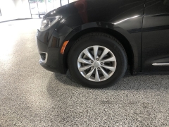 Used 2018  Chrysler Pacifica 4d Wagon Touring L Plus at Carrikers Auto Outlet near Oskaloosa&comma; IA