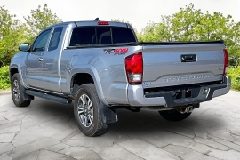 Used 2017  Toyota Tacoma 4WD Access Cab TRD Sport Auto at Carrikers Auto Outlet near Oskaloosa&comma; IA