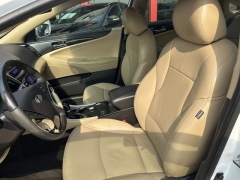 Used 2013  Hyundai Sonata 4d Sedan SE at Carrikers Auto Outlet near Oskaloosa&comma; IA