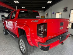 Used 2016  Chevrolet Silverado 1500 4WD Crew Cab LT Z71 at Carrikers Auto Outlet near Oskaloosa&comma; IA