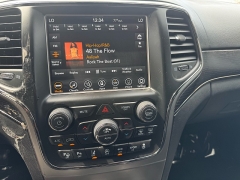 Used 2018  Jeep Grand Cherokee 4d SUV 4WD Overland V6 High Altitude at Carrikers Auto Outlet near Oskaloosa&comma; IA