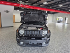 Used 2019  Jeep Renegade 4d SUV 4WD Latitude Altitude at Carrikers Auto Outlet near Oskaloosa&comma; IA