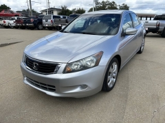 Used 2008  Honda Accord Sedan 4d EX-L V6 at Carrikers Auto Outlet near Oskaloosa&comma; IA
