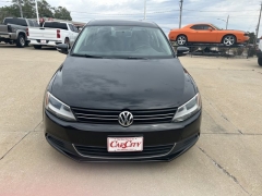  2013 Volkswagen Jetta 4d Sedan SE Auto&sol;PZEV at Carrikers Auto Outlet near Oskaloosa&comma; IA