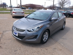 Used 2014 Hyundai Elantra 4d Sedan SE Auto at Carrikers Auto Outlet near Oskaloosa, IA