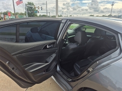 Used 2017  Nissan Maxima 4d Sedan SR at Carrikers Auto Outlet near Oskaloosa&comma; IA
