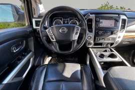 Used 2018  Nissan Titan 4WD Crew Cab SL at Carrikers Auto Outlet near Oskaloosa&comma; IA