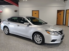 Used 2018  Nissan Altima 4d Sedan 2&period;5L S at Carrikers Auto Outlet near Oskaloosa&comma; IA