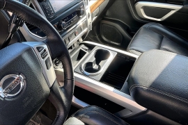 Used 2018  Nissan Titan 4WD Crew Cab SL at Carrikers Auto Outlet near Oskaloosa&comma; IA