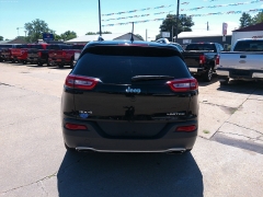 Used 2017 Jeep Cherokee 4d SUV 4WD Limited V6 at Carrikers Auto Outlet near Oskaloosa, IA