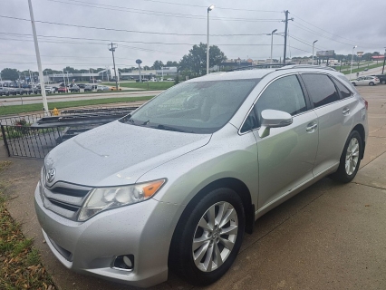 Used 2014 Toyota Venza 4d SUV AWD LE at Carrikers Auto Outlet near Oskaloosa, IA