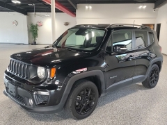 Used 2019  Jeep Renegade 4d SUV 4WD Latitude Altitude at Carrikers Auto Outlet near Oskaloosa&comma; IA