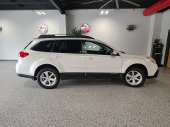 Used 2014  Subaru Outback 4d SUV i Premium CVT at Carrikers Auto Outlet near Oskaloosa&comma; IA